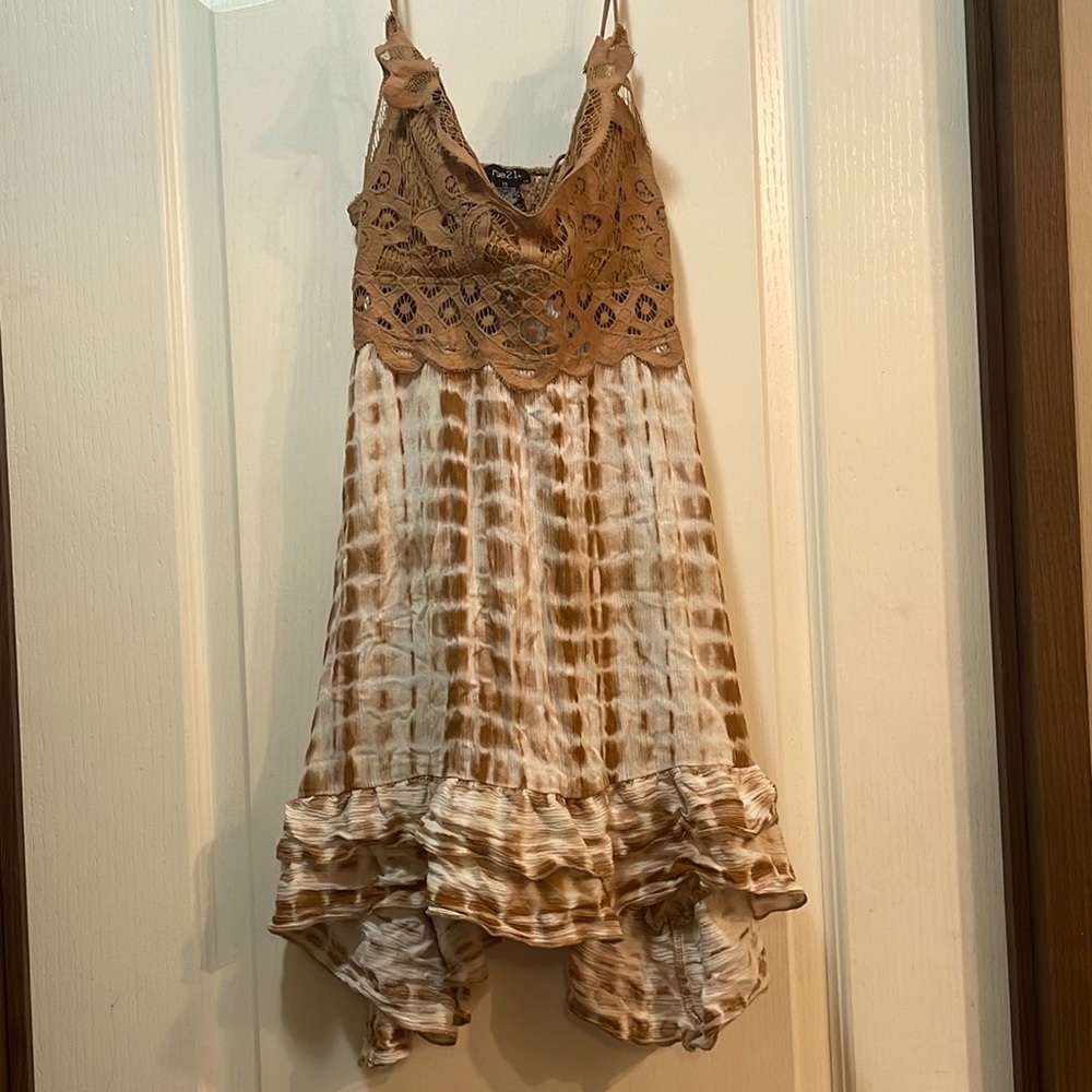 Cute short sun dress. Brown and white. Size XS